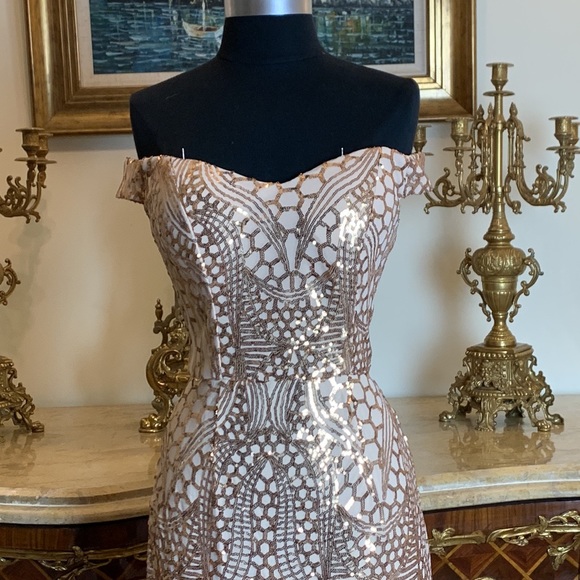 Women’s all over sequins stretchy fitted formal evening dress - Picture 3 of 6